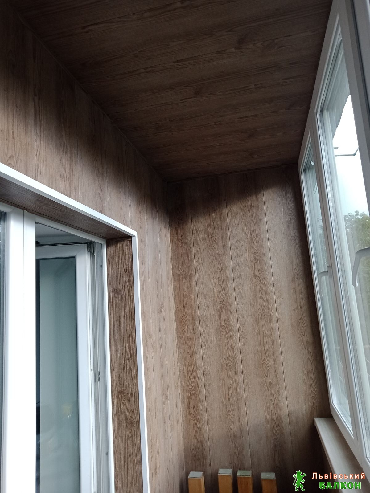 Внутрішнє оздоблення балкону пвх панелями