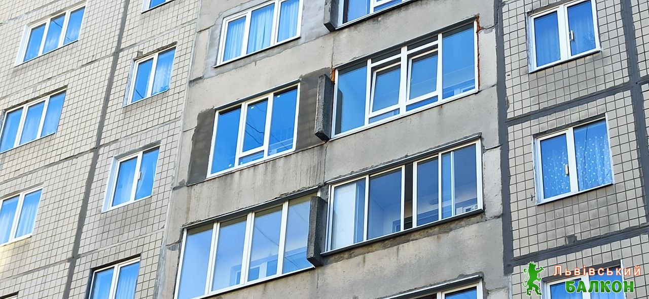Монтаж вікон та мурування боків з  газоблоків