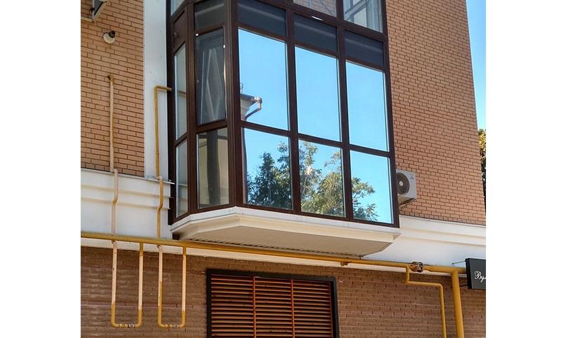 Непрозорий низ скління - зробіть балкон більш приватним